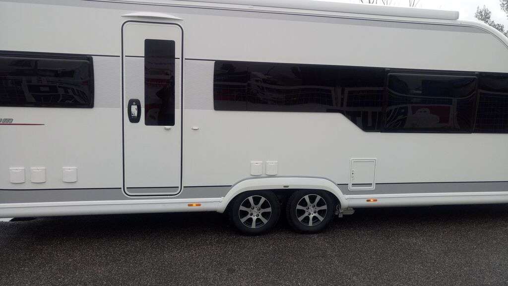 HOBBY 650 UFF caravan - Photo 3